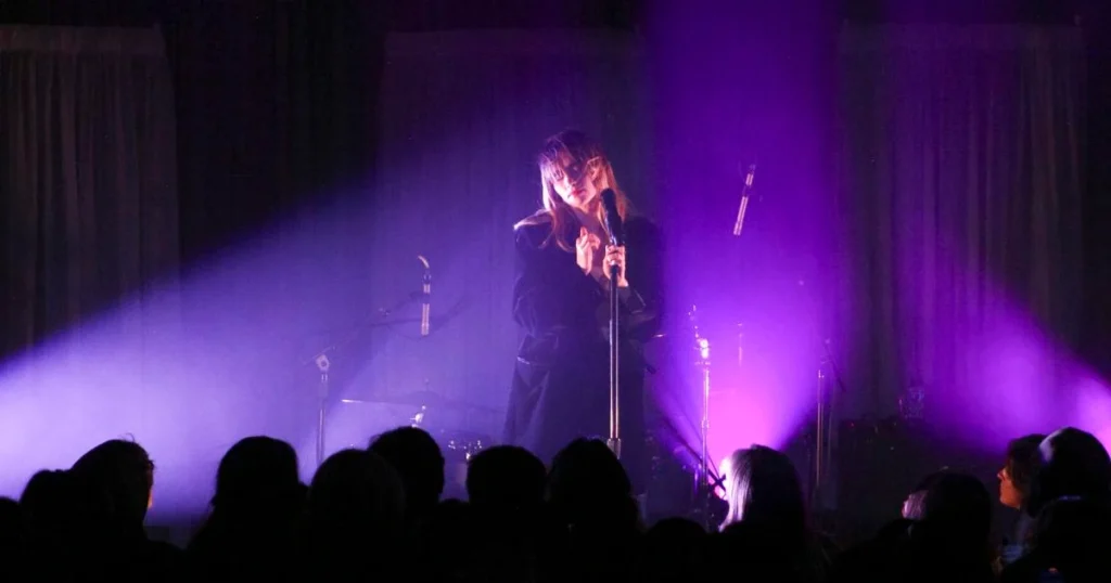 Suki Waterhouse tickets
